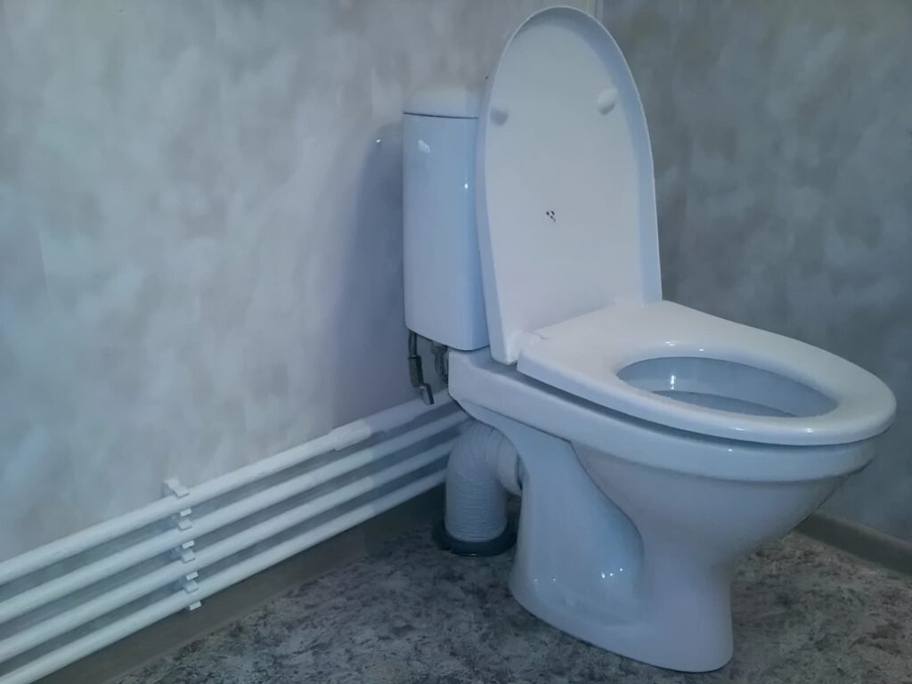 Установка унитаза