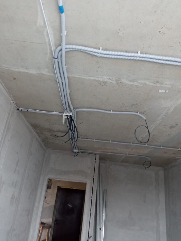 Соединение проводов в коробке