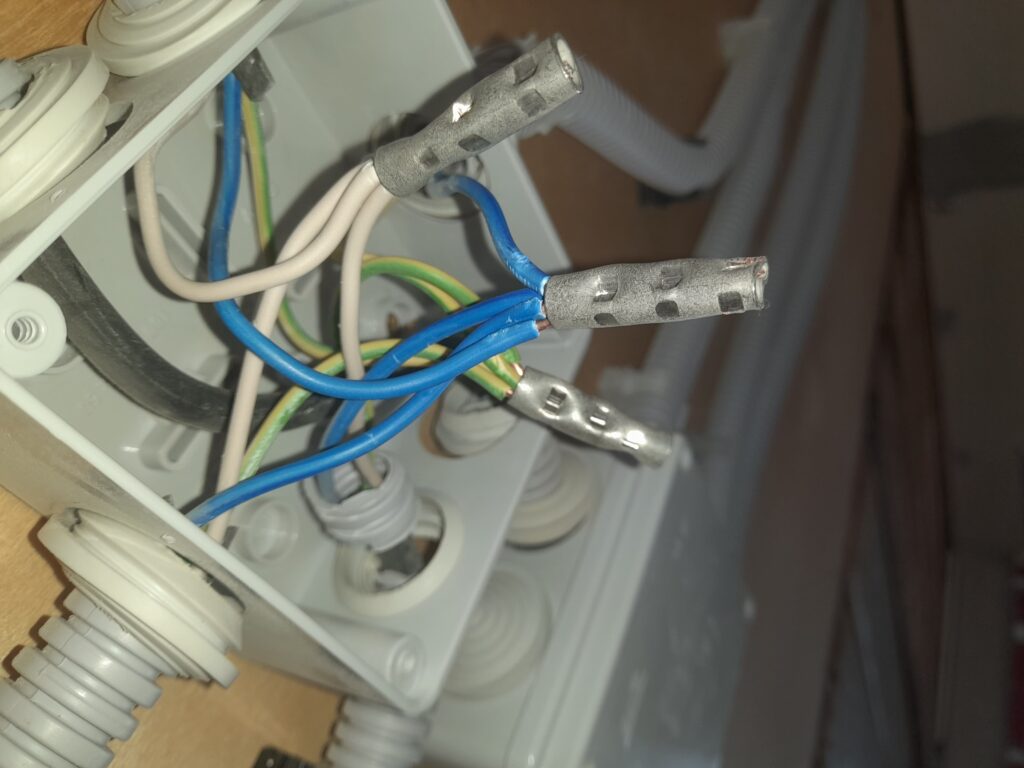 Распаячная коробка монтаж