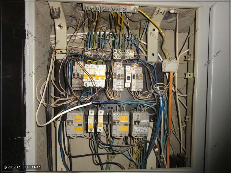 плохо собранный электрощиток